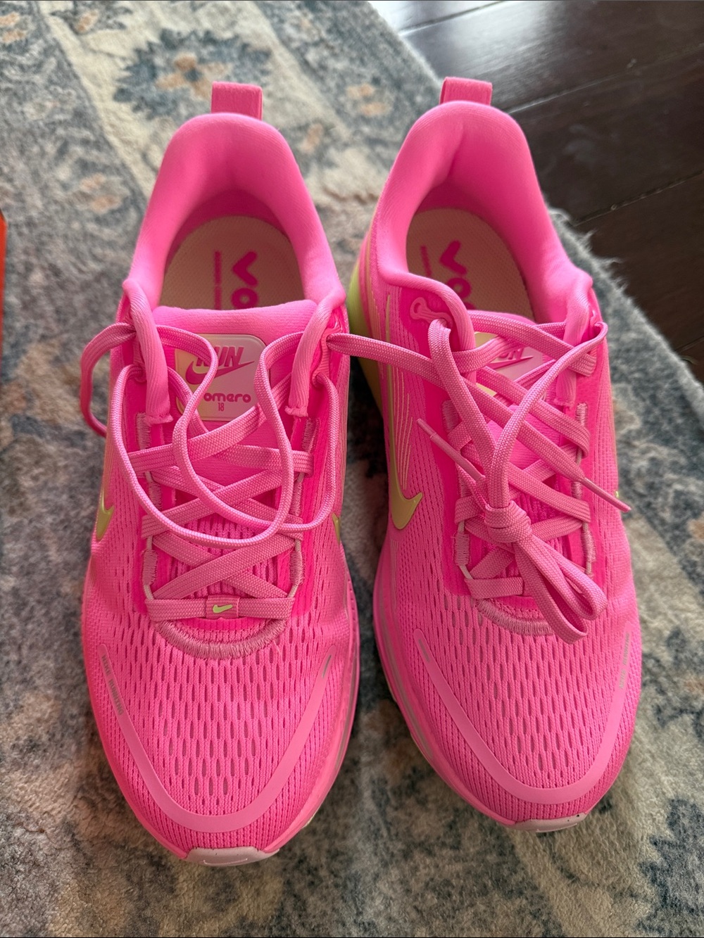 Nike Vomero 18 running shoes in Kids Hot Pink Sneakers with Lime Swoosh